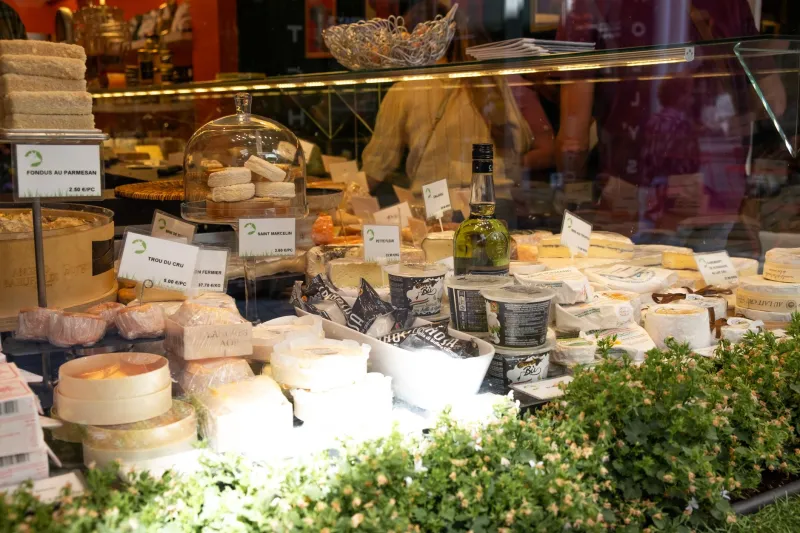 Du lait alpin à l'assiette : les artisans fromagers qui font rayonner le Dauphiné depuis Grenoble